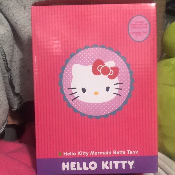 Hello Kitty Mermaid Betta Tank With Decorative Lid - Picture 4 of 5
